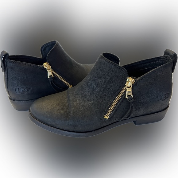 UGG Glee Side Zip Ankle Bootie Black Leather Size 6.5 - Picture 2 of 9